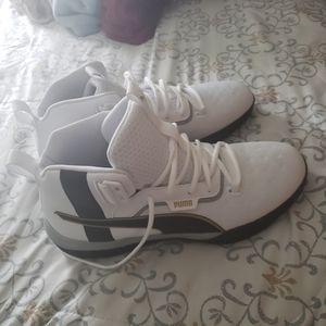 Puma legacy basketball shoes